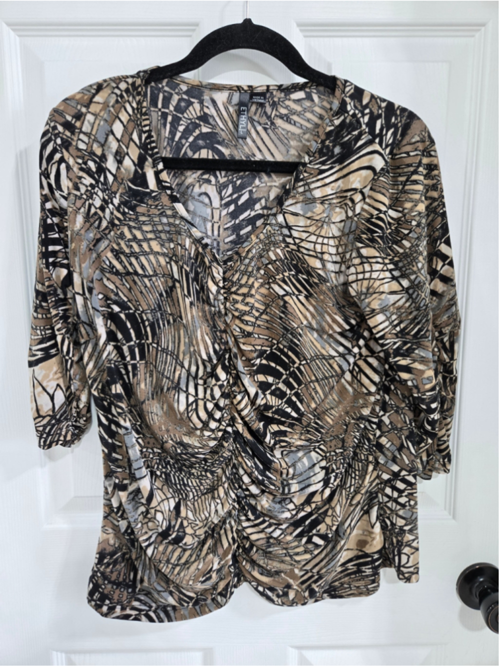 Women's Ethyl Blouse Size L Black Beige Abstract Print Ruched Top